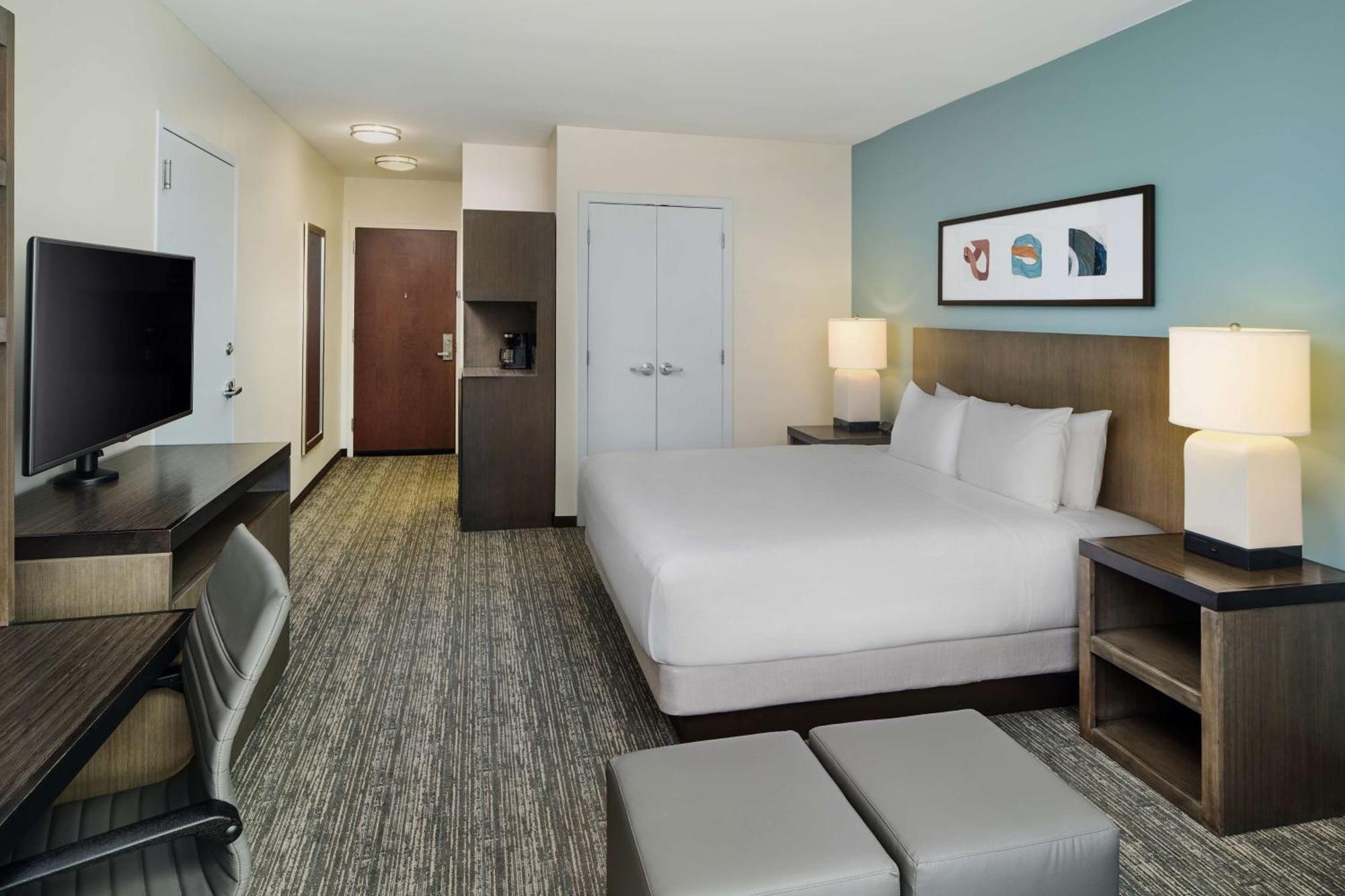 Hyatt House Downtown Hotel 3*